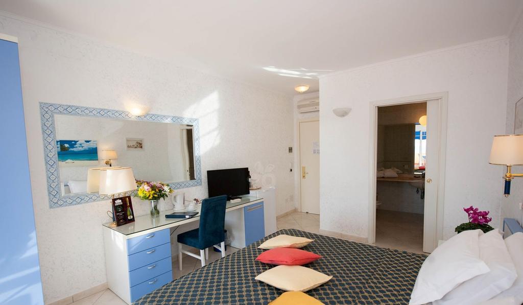 Hotel Weber Ambassador Capri Esterno foto